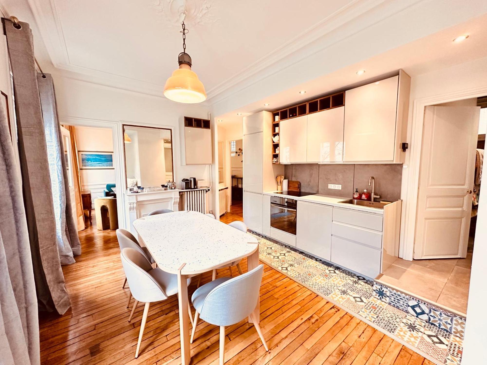 Apartment Charming 4-room Flat Near Eiffel Tower-8people-2 Bedrooms